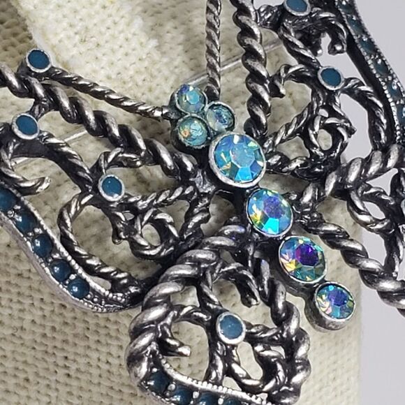 PEWTER FILIGREE Butterfly Brooch Pin Aqua Aurora Borealis Crystals - Picture 2 of 6